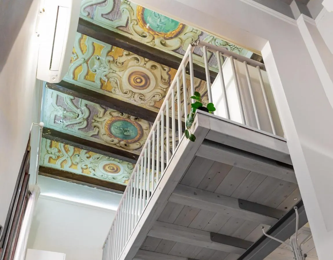 Charming Frescoed Loft location