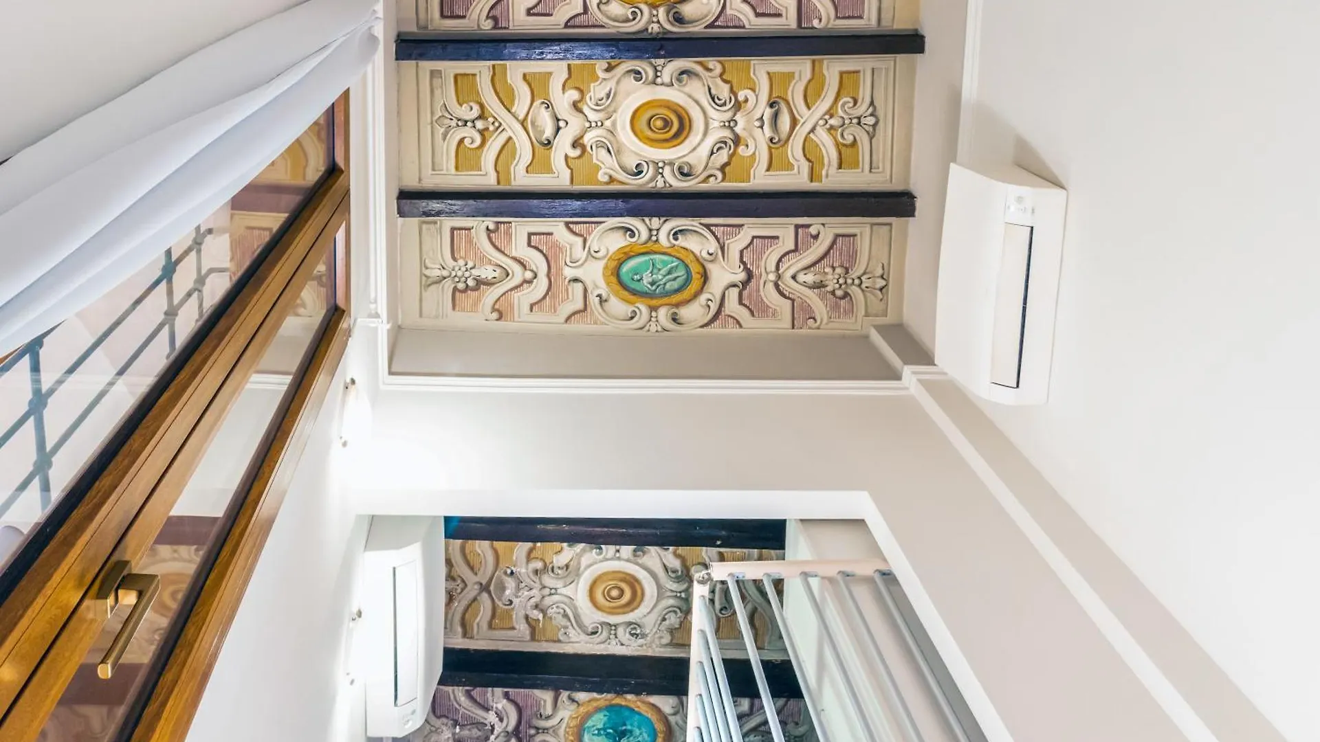 Charming Frescoed Loft Apartamento Bolonha